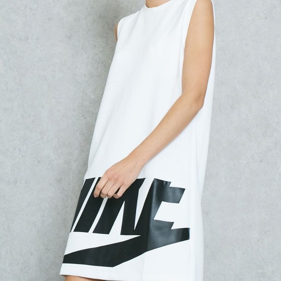 Nike Irreverent Dress - Picture 4 of 6